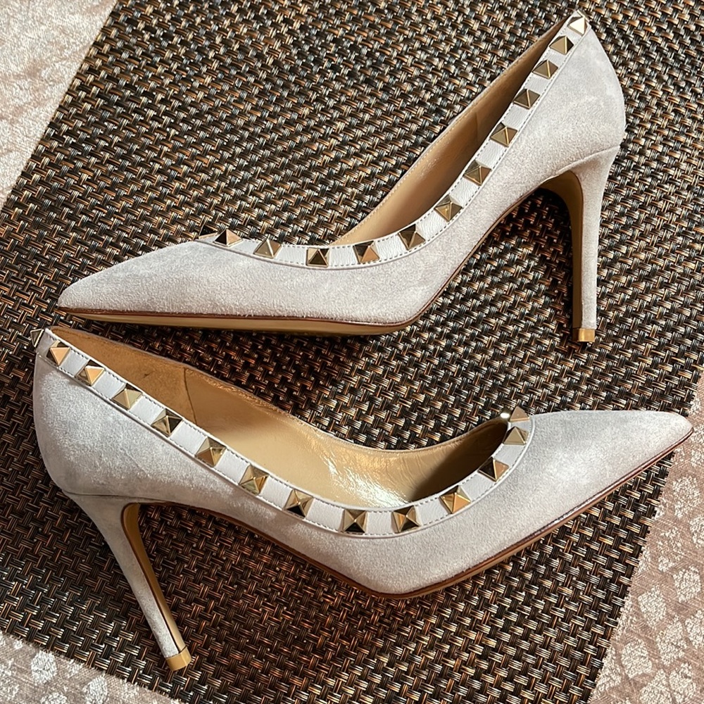 Brand New Grey suede Rockstud Valentino pumps 3.25” heel